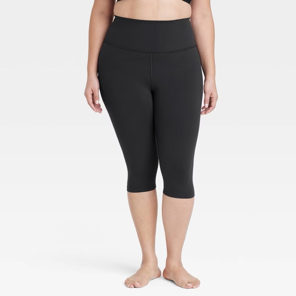 All in Motion Women's Black Capri Pants